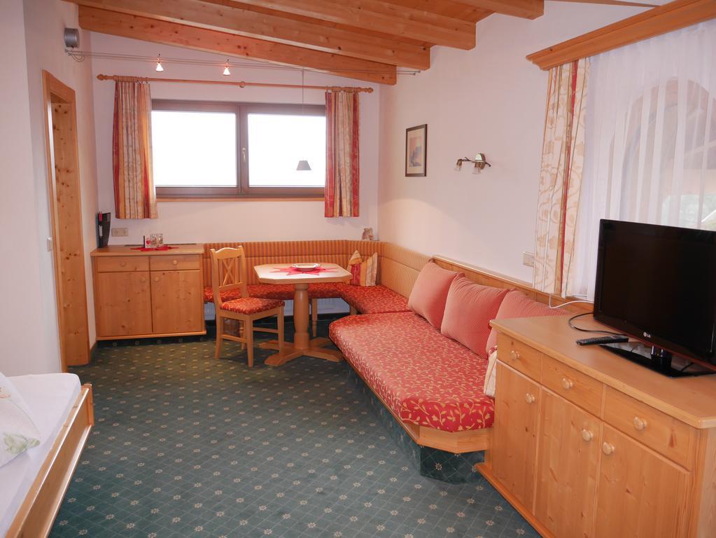 Pension Bergkristall Tux Exterior photo
