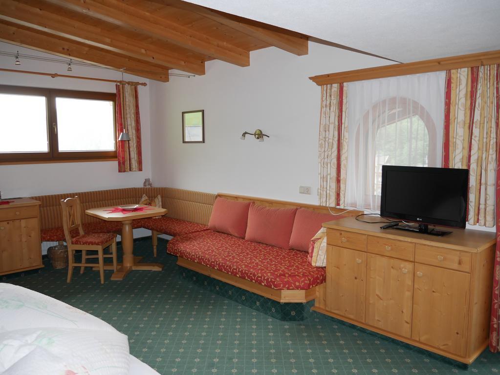Pension Bergkristall Tux Exterior photo