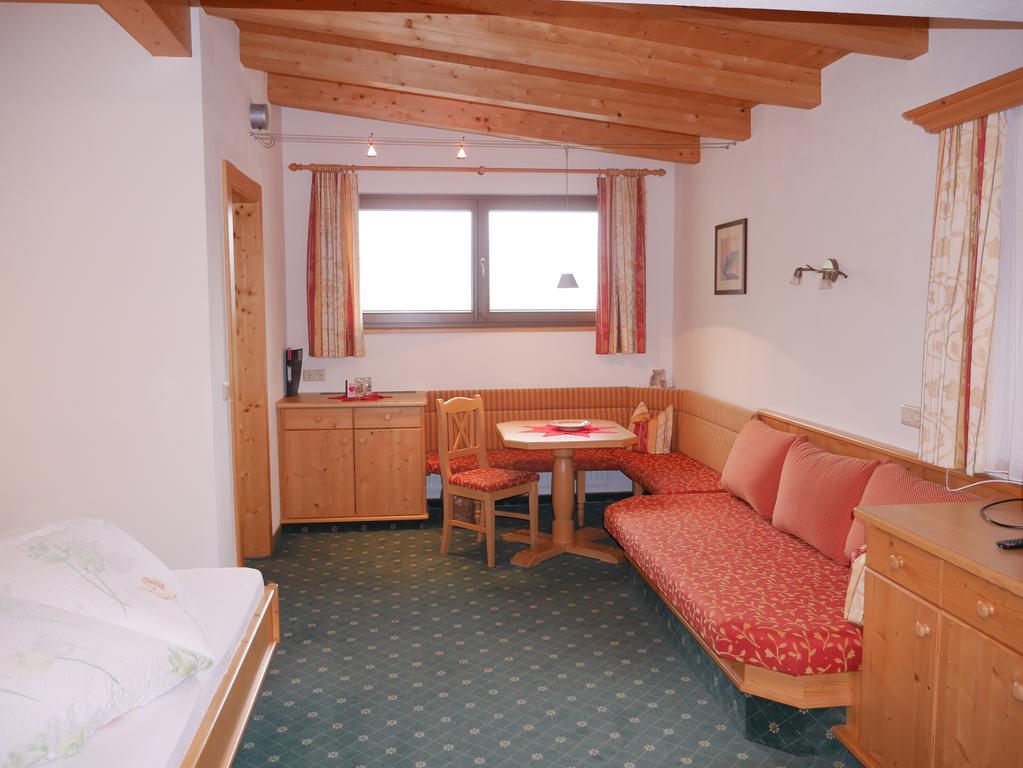 Pension Bergkristall Tux Exterior photo